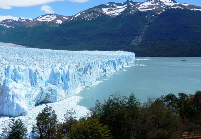 photo of the terminus of the Perito Moreno Glacier in Argentina
